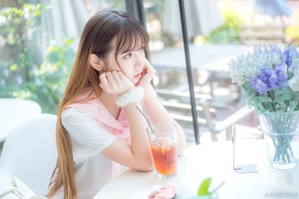 “结阵！”袍泽的死亡并没有让虎卫统领有任何感情波动，只是冷漠的一声怒喝之后，眸子里却是闪烁着一股难言的渴望，那是对战斗、对鲜血的渴望。